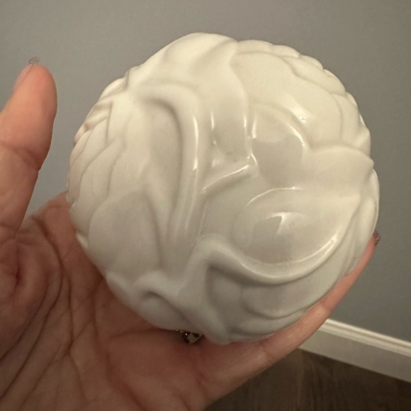 Vtg White rose porcelain vase made exclusively Germaine Montiel 1950’s Designer - Picture 3 of 5